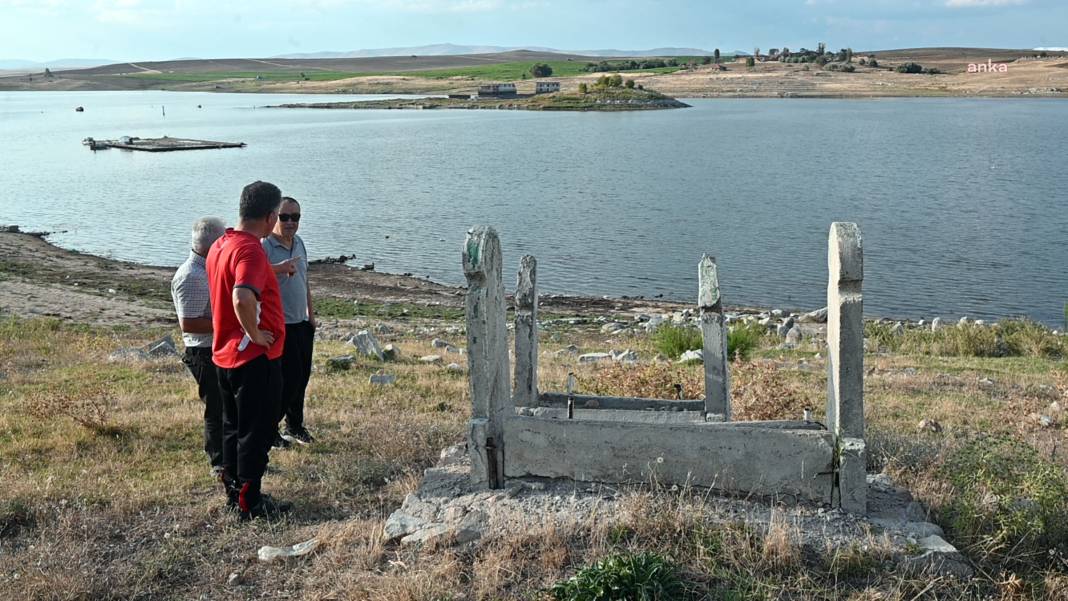 Kuraklıkla gelen geçmiş! Sular çekildi eski köy ortaya çıktı 3